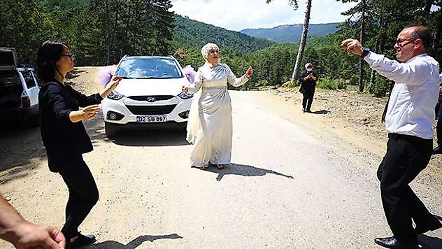 Konyalı çift yaylada düğün yaptı