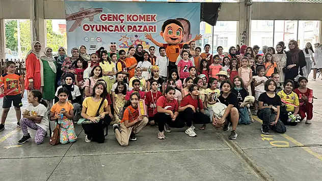 Konyalı çocuklar hafta sonunu 2. el oyuncak pazarında geçirdi
