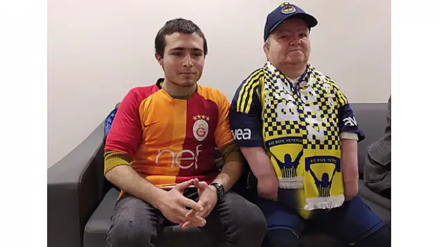 Konyalı engelli anne-oğulun derbi heyecanı