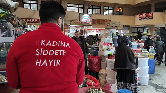 Konyalı esnaf, kadınlara yönelik şiddete böyle dikkat çekiyor