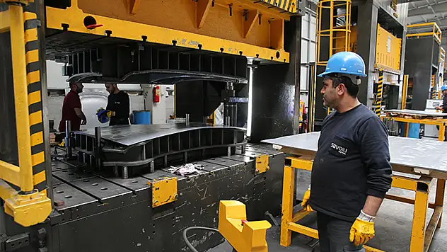 Konyalı firma otomotivin devlerine kaporta üretiyor
