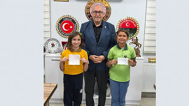 Konyalı gençler demokrasiyi yaşayarak öğreniyor