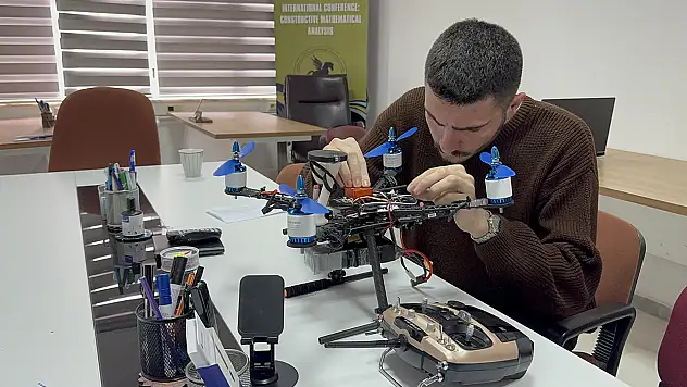 Konyalı gençlerden hayat kurtaran buluş: İletişim dronu 'ULAK'