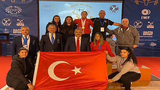 Konyalı halterciler Avrupa ikincisi