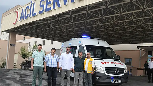Konyalı iş adamı, hastaneye ambulans bağışladı
