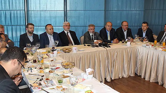 Konyalı işadamlarından Kıbrıs'a aktarmasız uçuş talebi