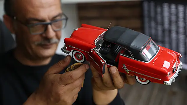 Konyalı koleksiyoner 25 yılda topladığı 259 model otomobili özenle saklıyor