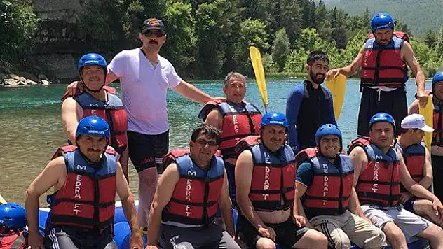 Konyalı muhtarların rafting heyecanı