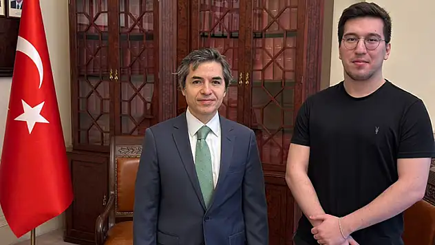 Konyalı öğrenciden Büyükelçiye ziyaret