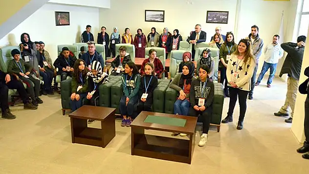 Konyalı öğrenciler, güreş şampiyonası'nı izleme imkanı buldu