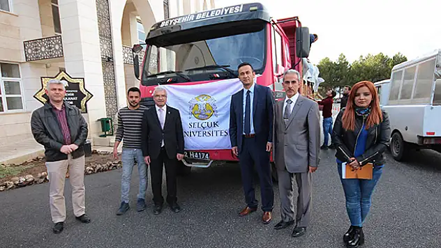 Konyalı öğrencilerden Türkmenlere yardım
