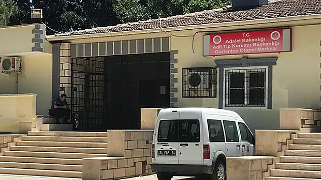 Konyalı polis memuru silahını temizlerken kendisini vurdu!