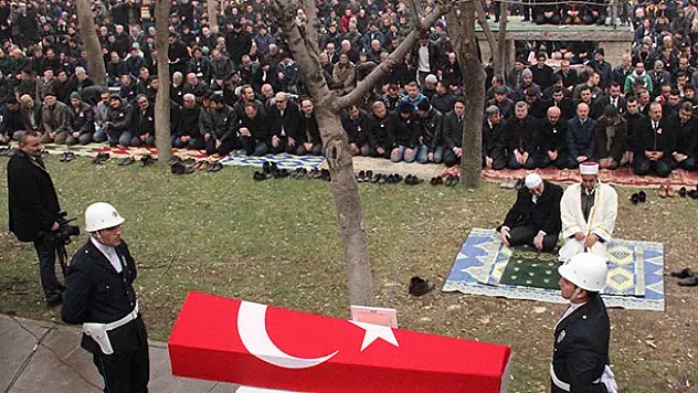 Konyalı Şehit Metin Düzgün gözyaşlarıyla uğurlandı