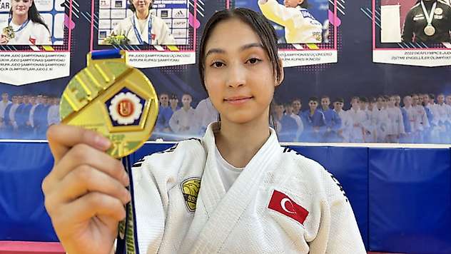 Konyalı sporcu, madalyaları şampiyonlukla süsledi