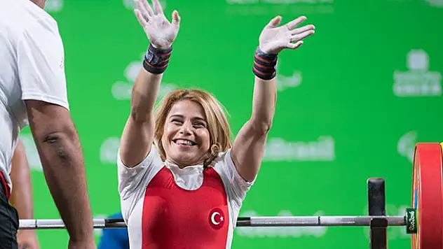 Konyalı sporcu Nazmiye Muslu Muratlı'dan dünya rekoru