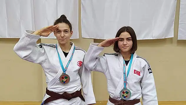 Konyalı sporcular Bosna'da 