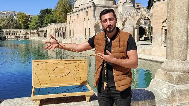 Konyalı tespih ustasının Balıklıgöl hikayesini nakşettiği tespih yüz bin liraya satışta
