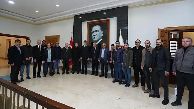 Konyalı yardımseverler depremin yaralarını sarmak için çalışıyorlar

