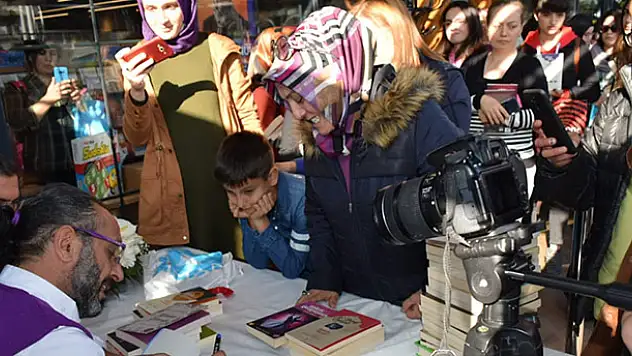 Konyalı yazar Yağmur'a başkentte yoğun ilgi