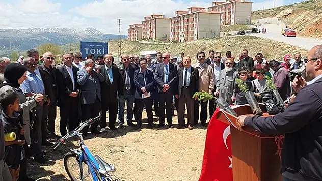 Konyalı yazarlar Sarıveliler'de fidan dikti