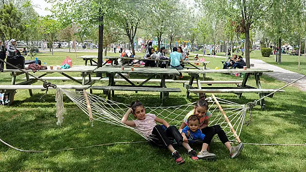 Konyalılar hafta sonları parklara akın ediyor