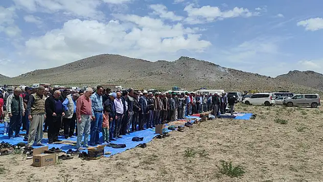 Konyalılar yağmur duasına çıktı
