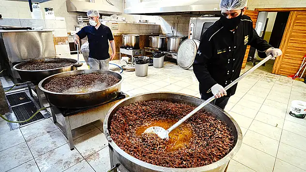 Konyalıların tutkunu olduğu düğün lezzetleri paket servisle evlere ulaşıyor
