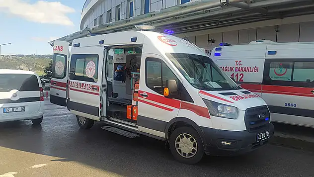 Konya'nın Beyşehir ilçesinde hayvan pazarında çıkan bıçaklı kavgada 1 kişi yaralandı