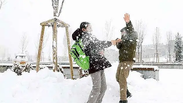 Konya'nın bu iki ilçesinde kar nedeniyle eğitime ara verildi