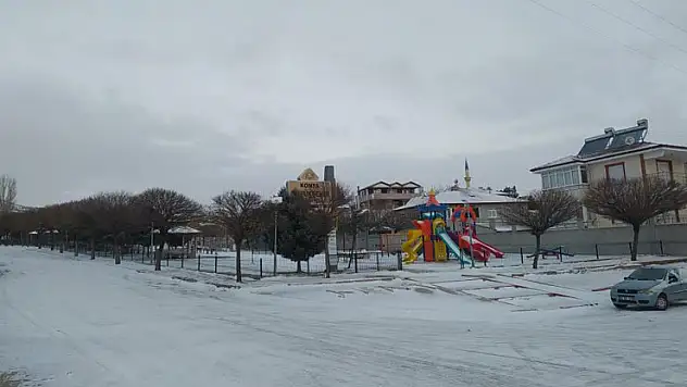 Konya'nın bu ilçesinde mevsimin ilk karı yağdı