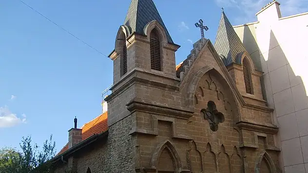 Konya'nın göbeğindeki tarihi kilise
