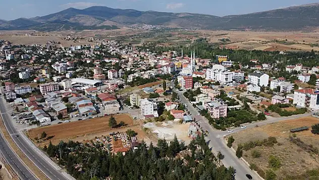 Konya'nın ilçelerinde etkili olan yağış çiftçinin yüzünü güldürdü