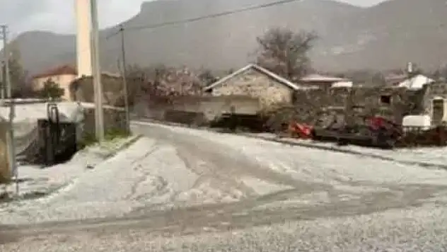 Konya'nın ilçesinde dolu yağışı