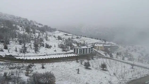Konya'nın ilçesinde kar yağışı başladı