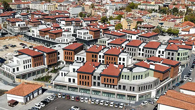 Konya'nın kalbinde yer alan o çarşı, açılış için Bakan Kurum'u bekliyor