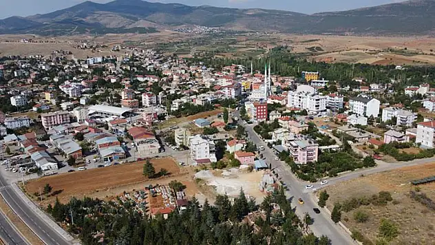 Konya'nın o ilçesinde göçe karşı çilek hamlesi