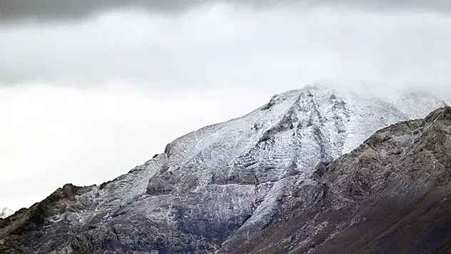 Konya'nın yüksek kesimlerine mevsimin ilk karı yağdı