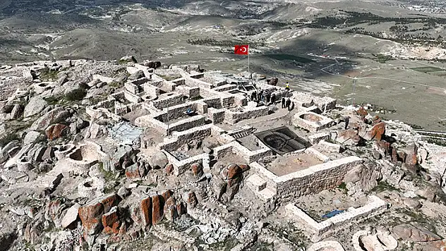 Konya'nın zirvesinde 5 bin yıllık gizem ziyaretçilerini bekliyor