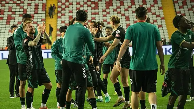 Konyaspor 10 yıl sonra Antalya'da güldü