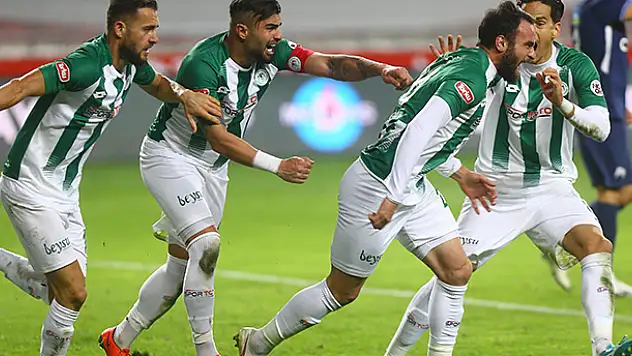Konyaspor 2 attı, 2 yedi!