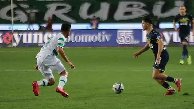 Konyaspor: 2 - Fenerbahçe: 0 (Maç devam ediyor)