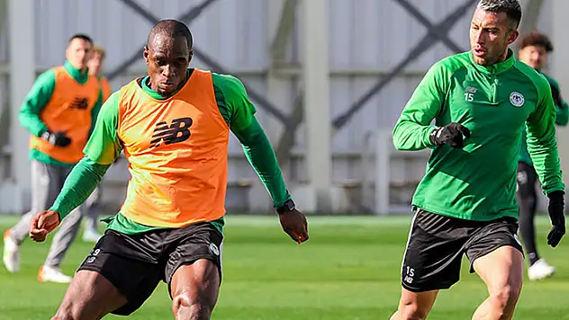Konyaspor 2022'nin son çalışmasını yaptı! İlhan Palut neşeli