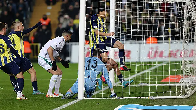 Konyaspor, 3 puanı Kadıköy'de bıraktı