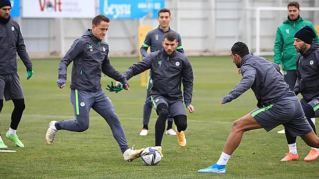 Konyaspor ara vermedi!