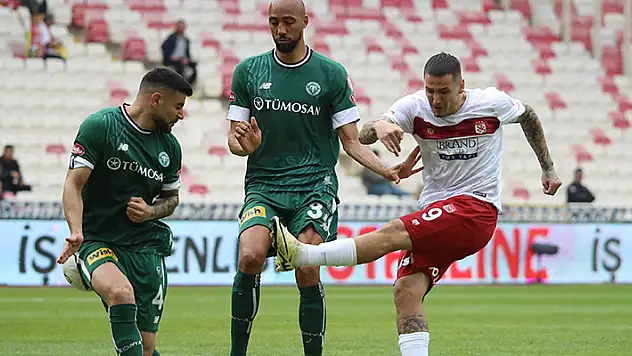 KONYASPOR, ATEŞLE OYNUYOR
