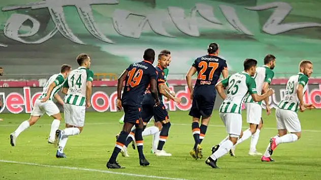 Konyaspor Başakşehir'in yenilmezlik serisini sona erdirdi