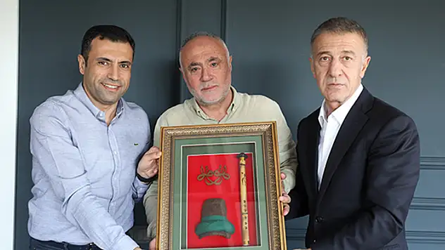 Konyaspor Başkanı Fatih Özgökçen ve Trabzonspor Kulübü Başkanı Ağaoğlu Ahmet Çalık'ın ailesini ziyaret etti
