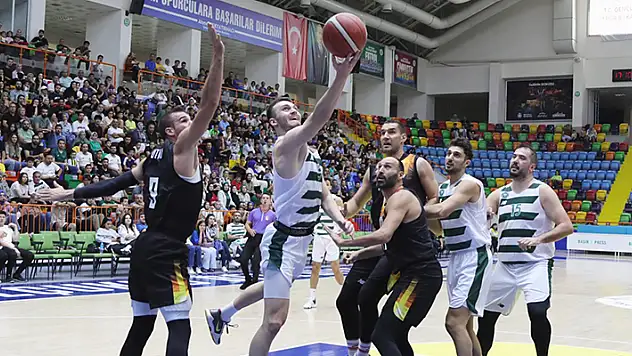 KONYASPOR BASKET, EVİNDE FARKLI MAĞLUP