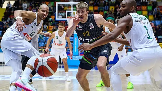 Konyaspor Basketbol Darüşşafaka önünde