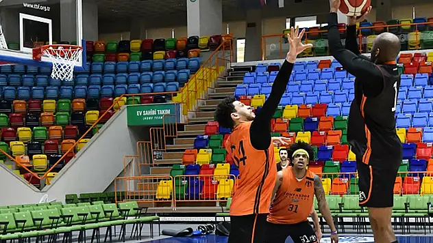 KONYASPOR BASKETBOL DENİZLİ SEFERİNDE
